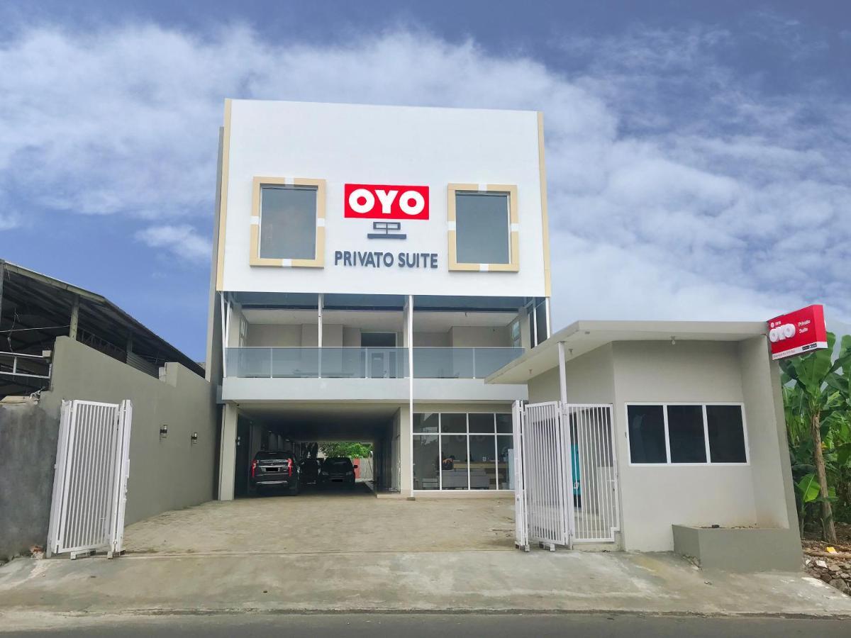 Oyo 2816 Privato Suite Kembaran المظهر الخارجي الصورة